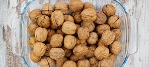 How to Make the Transition from Plastic to Glass Food Storage | DoItYourself.com