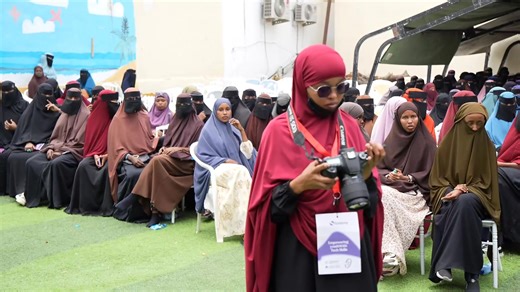*Machadka Somali Academy Sodemy waxa uu ku dhawaaqayaa tababar gaar ah oo socon doona muddo laba maalmood ah, kaasi oo aan ugu talagalnay dhallinyarada ku nool magaalada Baydhabo ee xiisaynaya barashada xirfadaha digitalka.* Tababarkan waxaa si qoto dheer looga hadlayaa ahmiyadda xirfadaha digitalka iyo sida dhallinyarada loogu jiheyn lahaa dunida casriga ah ee digitalized-ka ah. Ha moogaan fursadan! oo iska diiwaangeli Linkigaan https://forms.gle/9R97rSYSSnzTgEkf9 Ugu dambeyntii, tababarku waa 
