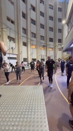 🥊🔥 Cours Body Combat avec Coachs Wadie, Molka et Mohamed 🔥🥊Rejoignez-nous pour une séance explosive de Body Combat avec les dynamiques Coachs @wadieloukil, @molka.mokdadii et @mohamedbezrati ! Préparez-vous à libérer votre énergie, brûler des calories et sculpter votre corps grâce à des mouvements inspirés des arts martiaux.Que vous soyez débutant ou expert, cette séance est conçue pour tous les niveaux et vous garantira un maximum de fun et d’efficacité.N’oubliez pas votre bouteille d’eau, 