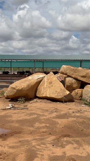 Maxsolar Solar on Instagram: "Kutana max solar solution ni wauzaji na wafungaji wa umeme wa jua ( solar power system)@max_solar_solution pia tunauza water heaters,solar water pump, tunafunga (AUTOMATIC POWER BACKUP SYSTEM) tunafunga solar security system kwenya site za minara, maofisini, bank ATM, majumbani, na sehemu mbalimbali , Gharama zetu ni nafuu na tunavifaa na wataalamu wenye uwezo wa juu cheki hapa @max_solar_solution @max_solar_solution @max_solar_solution wasiliana nasi kwa Tell +255