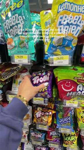 A Pregnant Mama’s s gotta do what a pregnant mama’s gotta do… pregnancy cravings coming in hot 🔥