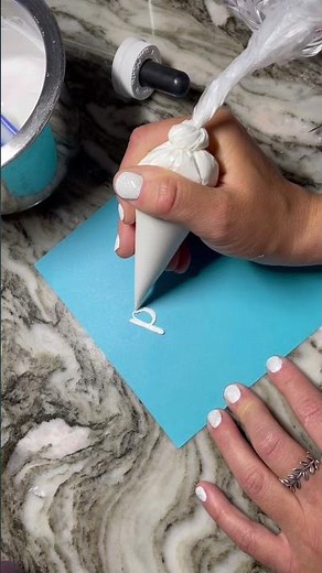 Royal Icing Consistency for Writing and Piping