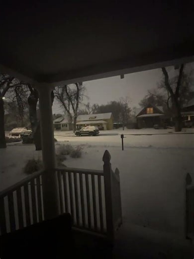 A Freezing Night in Falling Snow