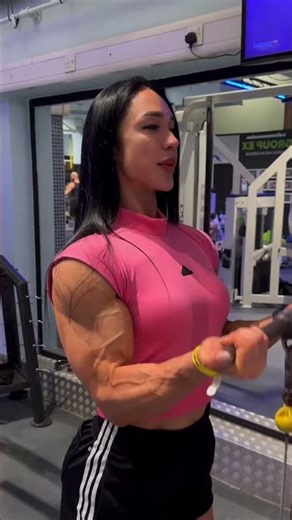 She Has Bigger Arms Than You! Insane Female Muscle Flexing