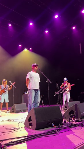 Mac DeMarco Live at Greek Theater: On The Level Performance