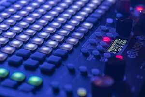 Synthstrom Deluge Upgraded With OLED Display