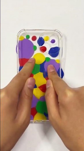 Colorful Acrylic Circles of Different Sizes #Acrylic #DIY #Art