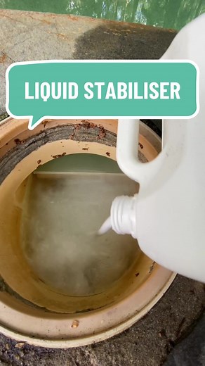 Pool Chemicals Mix Up - Pool Acid and Liquid Stabiliser #oddlysatisfying #pool #foryou #poolguy #poolmaintenance #theaussiepoolguy