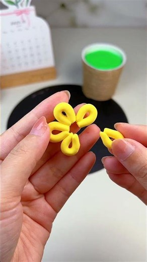 Simple Craft | Make a beautiful cluster of yellow flowers using clay! #diy #crafts