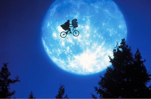 【ネタバレ】映画『E.T.』友情のウラに隠れたテーマを解説！37年ぶりに感動の続編も公開 | ciatr[シアター]