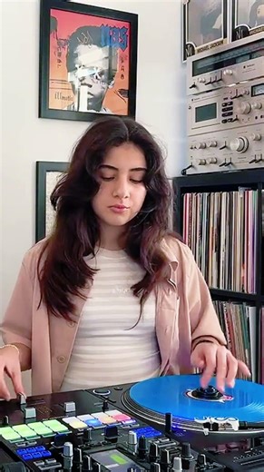 Freestyle scratching by Dj Michelle 🎚️🔥 #djmichelle #scratchdj #dj