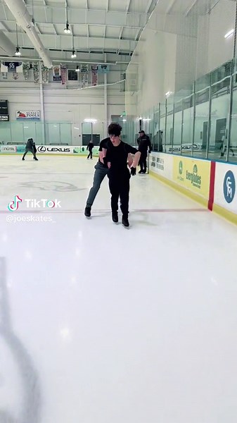 Duo Ice Skating Performance with Double Loop ft. Lachlan Lewer