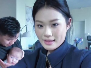 现在是两个人陪我做美甲喽