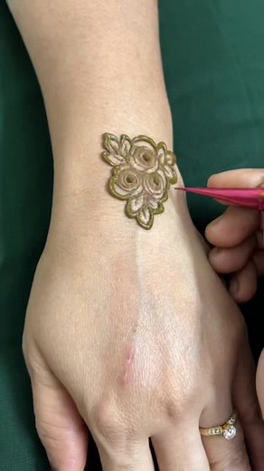 Arabic design tutorial 🥰🤗 Artist: Tanjina akter #tanjinasmehedigallery #henna #follower #fypage #highlight #hennaart #mehendi #hennadesign #mehndidesign #fy #foryou