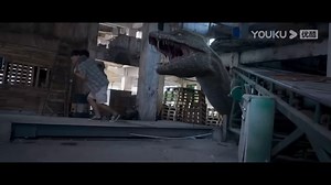 127K views · 2.6K reactions | Giant Python chases men crazliy, but beauty set traps to defeat it! 男子即将被巨蛇吞噬，幸亏美女设下陷阱砸中巨蛇！ #SnakeIslandPython #蛇岛狂蟒 Watch it on YOUKU APP https://qr.youku.com/pr?c=xaYZpfrZB0kv Shop officially licensed merch of your favorite YOUKU programs https://bit.ly/KOITAKEfb #YOUKUMOVIE #优酷电影 | Youku Movie | Facebook