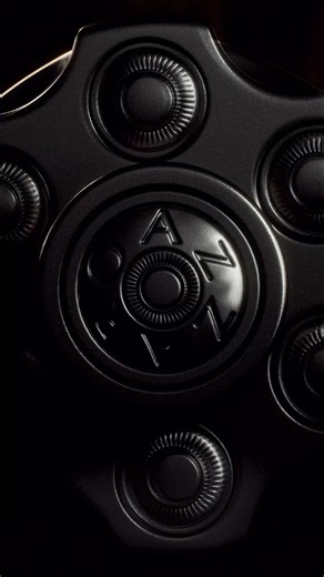 A spicy and incredibly addictive fragrance for the man who likes to make an impression | Azzaro