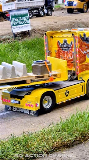 RC Trucks & Construction Machines at Modellbautage Tulln 2024 – Epic Action! 🚛🚧🔥 🚛🔥 Experience epic RC construction and trucking action from Modellbautage Tulln 2024! Watch realistic RC dump trucks, excavators, and heavy equipment at work on a detailed miniature construction site. Precision, power, and performance — just like the real thing! 📍 Filmed at Modellbautage Tulln 2024 – one of Austria’s top RC modeling events! 🇦🇹 💬 Which RC machine is your favorite? Let us know in the comments