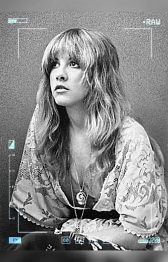 Fleetwood Mac began in London in 1967 as a blues band led by guitarist Peter Green, named for rhythm section Mick Fleetwood and John McVie. Early hits like “Albatross” made them UK stars before lineup shifts reshaped their sound. Christine McVie joined in 1970, and the 1975 arrival of Lindsey Buckingham and Stevie Nicks sparked a pop-rock era culminating in the global landmark Rumours (1977). #FleetwoodMac #Rumours #ClassicRock #70sRock #RockHistory