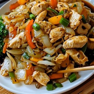 Chinese Chicken Cabbage Stir-Fry Ingredients 1 tbsp butter 1 medium onion, sliced 2 cloves garlic, minced 1 pound chicken breast, diced 2 cups cabbage, chopped 1 bell pepper, sliced (any color) 1 carrot, julienned 2 tbsp soy sauce 1 tbsp oyster sauce (optional) 1 tsp sesame oil Recipe in First Coʍmеոτ 👇 Enjoy ❤️👇👇👇 | Homemade Recipes