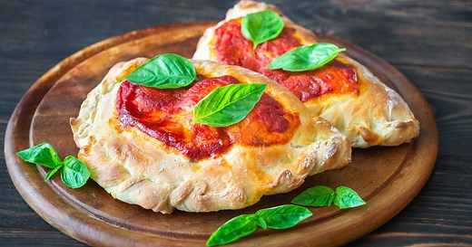 Mini calzone : la recette facile et ultra filante idéale pour l’apéro