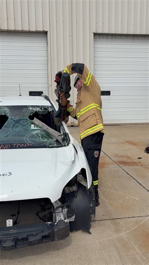 Watch the AMKUS Light Rescue Cutter make light work of the toughest materials, effortless power you can count on. #AMKUSRescue #FireRescue #ExtricationTools #MadeInUSA #FirstResponders #NFPA1960 #FireRescueTools #AMKUSRescue | AMKUS Rescue Systems