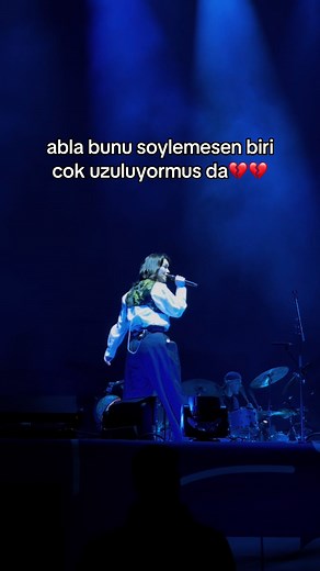 Mitski - Washing Machine Heart (Live at Küçükçiftlik Park)