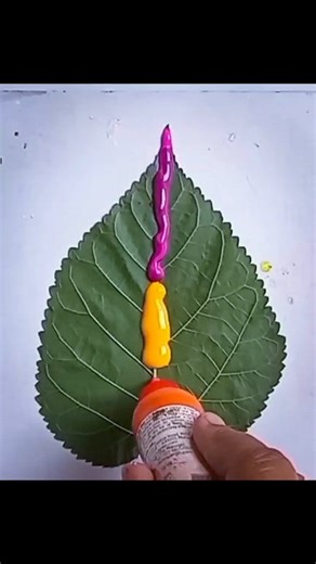 Leaf 🍃 🎨 #Georgia #Oklahoma #tv #giveaways #furniture #vintagefurniture #freebies #vintageitems #Christmas | LG Art