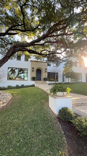 Elevated Living in Luxurious San Antonio Home