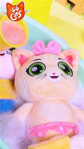 Milady buntes Badezeit! 🚿🧼️ #shorts | 44 Cats