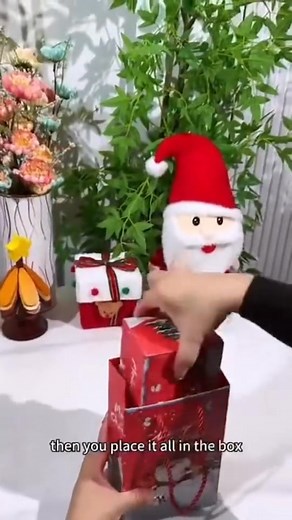 🎄 Give a gift they'll NEVER forget! This pop-up Christmas box looks simple… until it springs open with a fun surprise! Perfect for cash gifts, small treats, party pranks, and holiday reactions. Make your Christmas extra magical this year! ✨🎅 | Emily Carter
