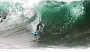 Massive Wedge Kicks Off Summer South Swell Season