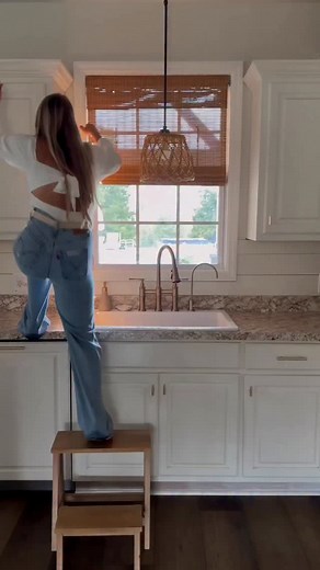 305K views · 67K reactions | Christmas kitchen window styling!!...