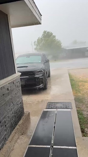 Severe storm moving through Eagle Pass 15 minutes ago with hail & strong winds. Storm in eastern Maverick County now heading toward Zavala County 🎥 Cynthia Gutierrez The National Weather Desk | Chris Suchan Meteorologist