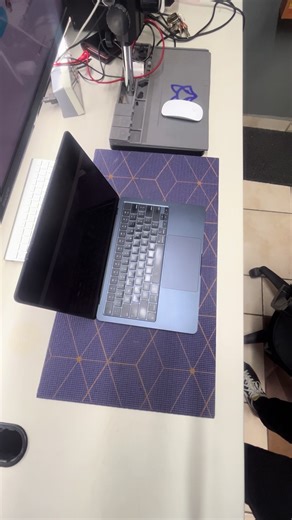 Limpieza superficial MacBook Pro M2 #applemac #expertosmac #lepartisan #frankfix