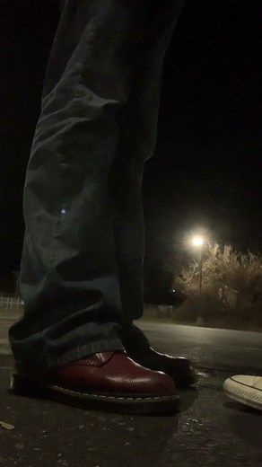 Foot Tapping: A Unique Nighttime Outdoor Performance