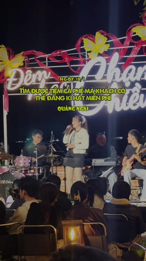 Chill Cùng Khách Tại Quán Cà Phê Chạm Chiều
