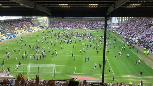Full time scenes as Notts County come from 2-0 down, had a penalty saved and scored a winner in the 119th minute of the match to get to Wembley! 🖤🤍 (Video Credit - @KRennicks40 on Twitter) | Football League Fan Banter