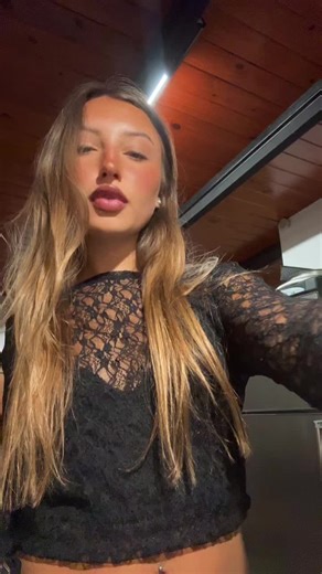 Videos de vicky (@vickygoitre) con “Maldita Noche (En Vivo Estadio Vélez) - Emilia”