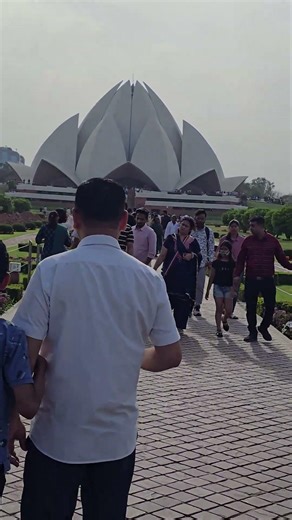 Lotus Temple Delhi – Architecture That Will Shock You! 🤯 #LotusTemple #DelhiVlog #PeacefulPlaces
