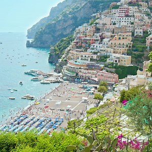 20 reactions | Sole, mare e vantaggi? La Campania ti dà tutto....