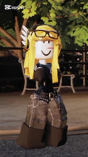 Un vídeo más>:33 . . . . . . . . .Mapa:RH dance studio . .Baile:Mister