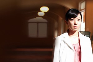 ジーン・ワルツの予告編・動画「特報」 - 映画.com