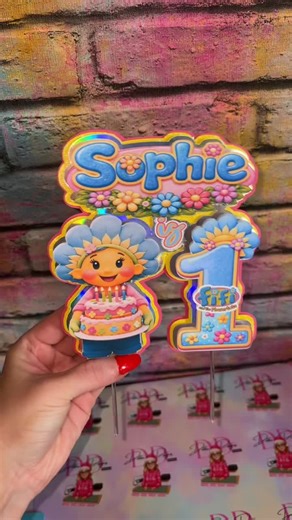 Fifi & the flower tots cake topper 🥹 I just think it’s so so cute!