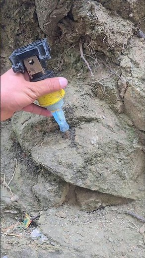 How to find precious Gemstones #metaldetecting #metalpix #crystals #mineralindustry