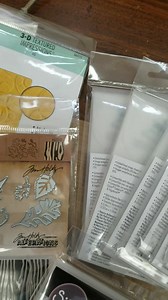 2.5K views · 98 reactions | Holy Smokes Artichokes! I have Tim Holtz news to share with you! Hit play to learn more and see you a bit later for a LIVE CHAT on our YouTube channel TONIGHT!!! What time? Not sure yet, but stay tuned... Smiles Stacey Scrapbooking Made Simple Sizzix Tim Holtz | Scrapbooking Made Simple | Facebook