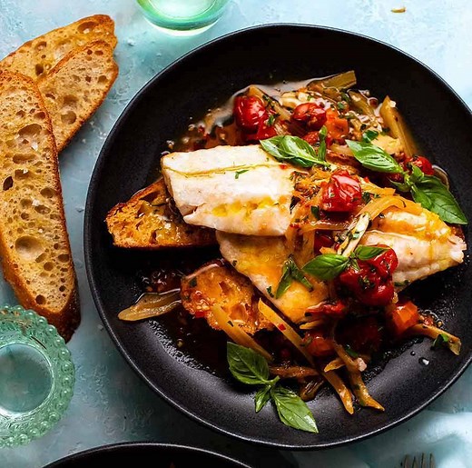 859K views · 1.1K reactions | The literal translation of this Italian dish is “fish in crazy water”. Maybe because who would ever think that fish poached in a water-based sauce could be so delicious??! ⬇⬇⬇⬇ https://www.recipetineats.com/acqua-pazza-italian-poached-fish/ | RecipeTin | Facebook