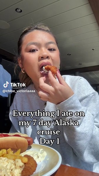 Carb overload 🛳️ #everythingiate #alaskacruise #whatiatetoday #mealsoftheday