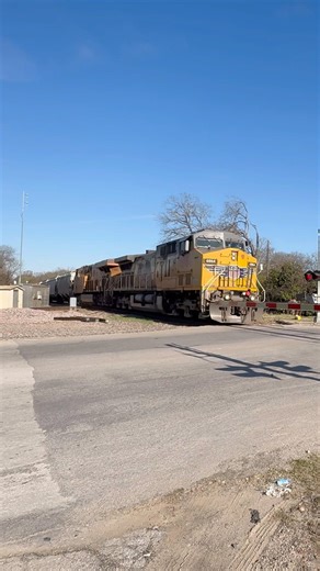 OG AC44CW Leader! #train #railfan #unionpacific #railroad #ac44cw #ac6000cw