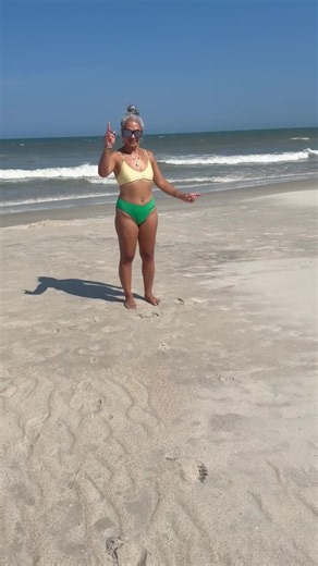 Due diligence Burpee on vacay.. 🏖☀️💪 #1burpeeisgood😄 | Burpees