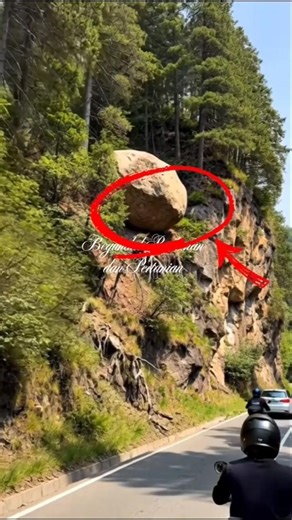 ASTAGHFIRULLAH‼️BATU BESAR AMBROL KE JALAN RAYA